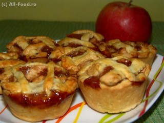 Tiny American Apple Pies