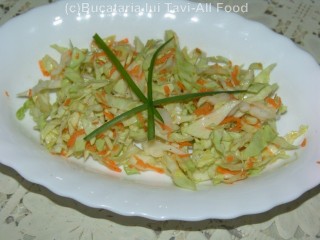 Salata de varza alba cu morcovi