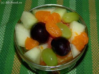 Salata de fructe cu lichior de portocale