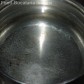 Preparare salata de fasole fideluta cu iaurt: Intr-o oala, puneti apa la fiert cu un pic de sare.